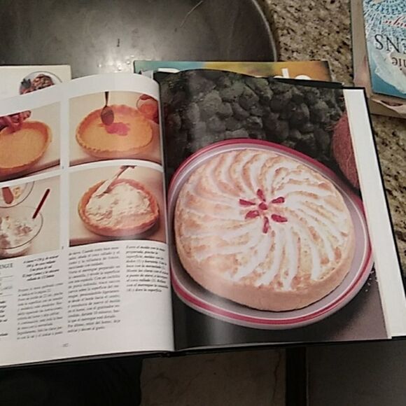 Books    - Picture 6 of 7